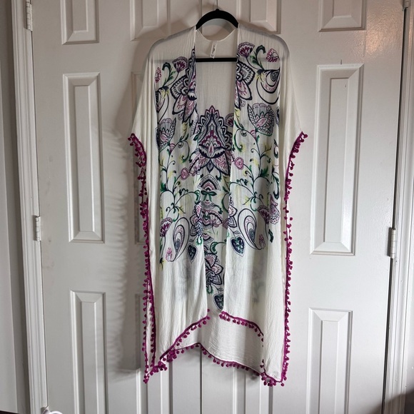 Francesca's Collections Boho Paisley & White Kimono - Picture 1 of 9